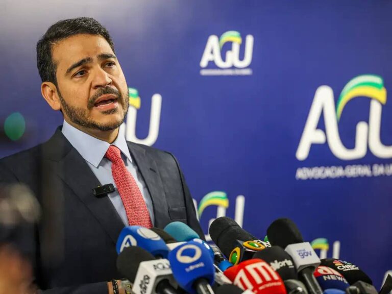 Messias pode ocupar vaga no STF por até 30 anos se indicado por Lula