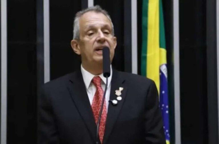 Flamengo celebra decisão judicial sobre direitos de transmissão na Libra