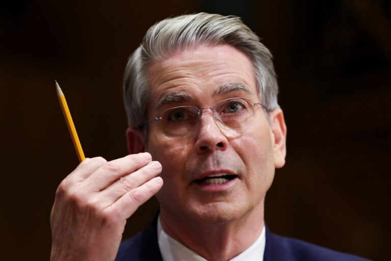 China cumpre cronograma nas compras de soja dos EUA, afirma Bessent