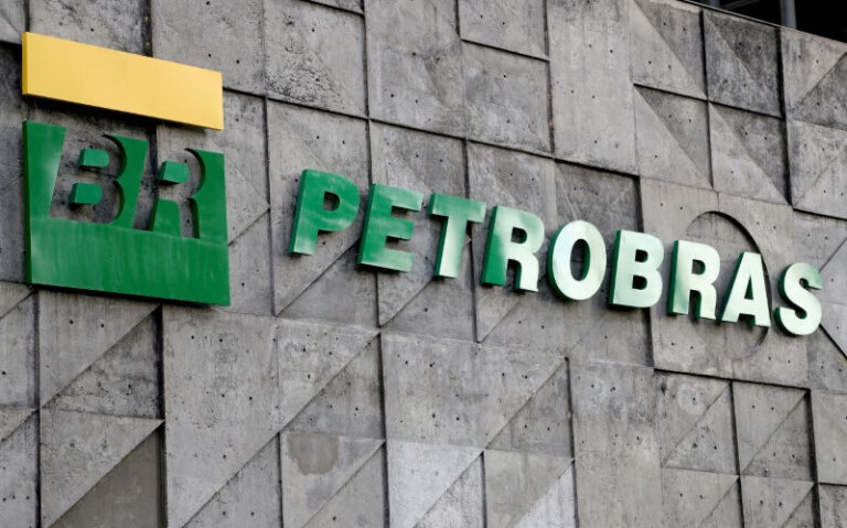 Petrobras pode reduzir investimentos a US$ 106 bilhões até 2030