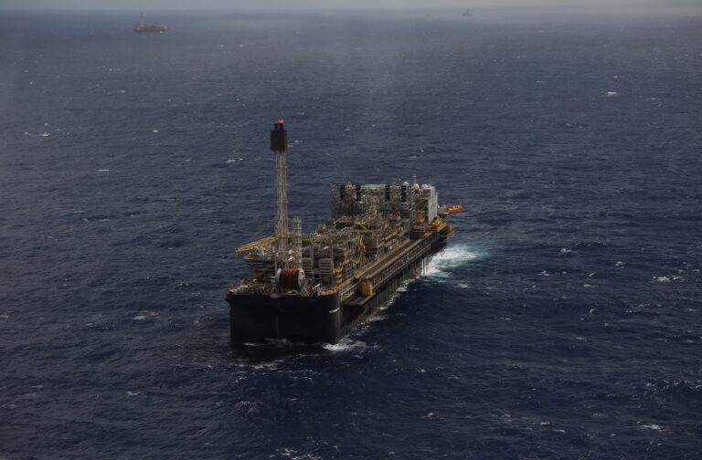 Petrobras atualiza sobre plano de negócios 2026-2030 em análise