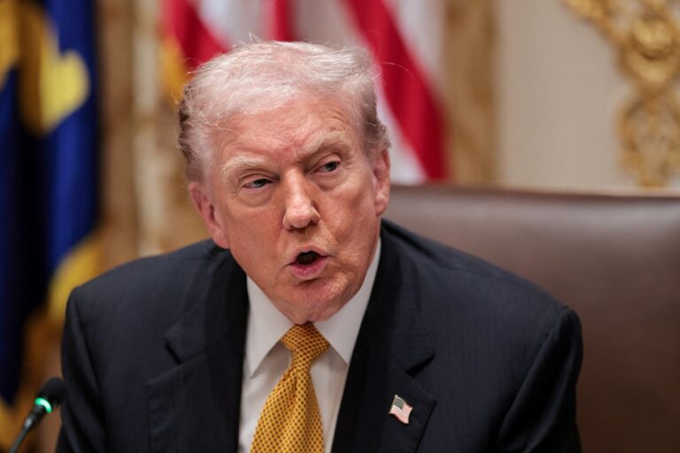 Trump modifica ordem executiva sobre tarifas de 10% para produtos estrangeiros