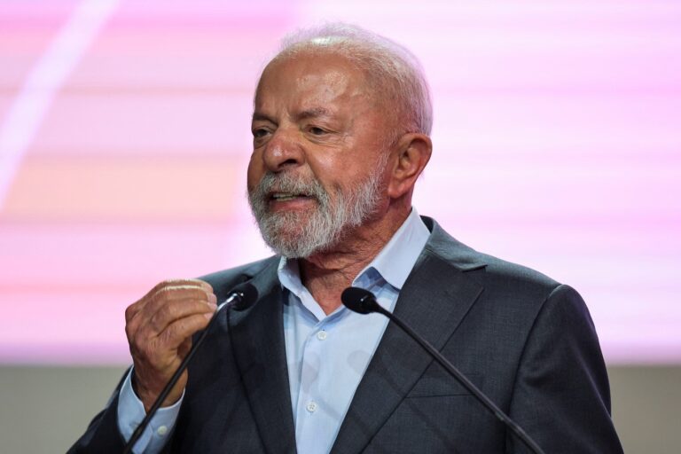 Apoio de Lula impulsiona projeto sobre PLR sem IR, mas desafios fiscais persistem
