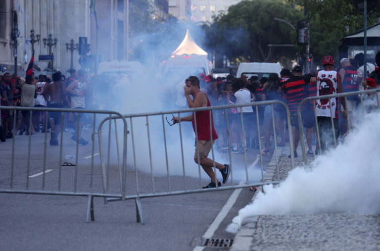 Confronto e tensão marcam celebração do Flamengo no Rio de Janeiro