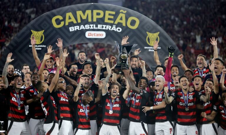 Flamengo conquista oitavo título do Campeonato Brasileiro ao vencer o Ceará