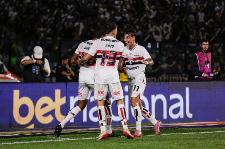 Desempenho na Neo Química Arena representa desafio para o São Paulo na busca pela Libertadores