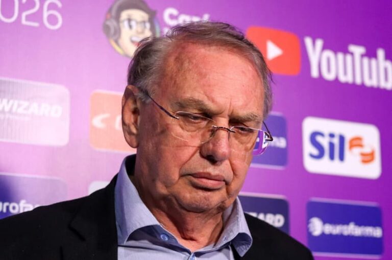 Osmar Stabile pede respeito ao Corinthians em evento da CBF