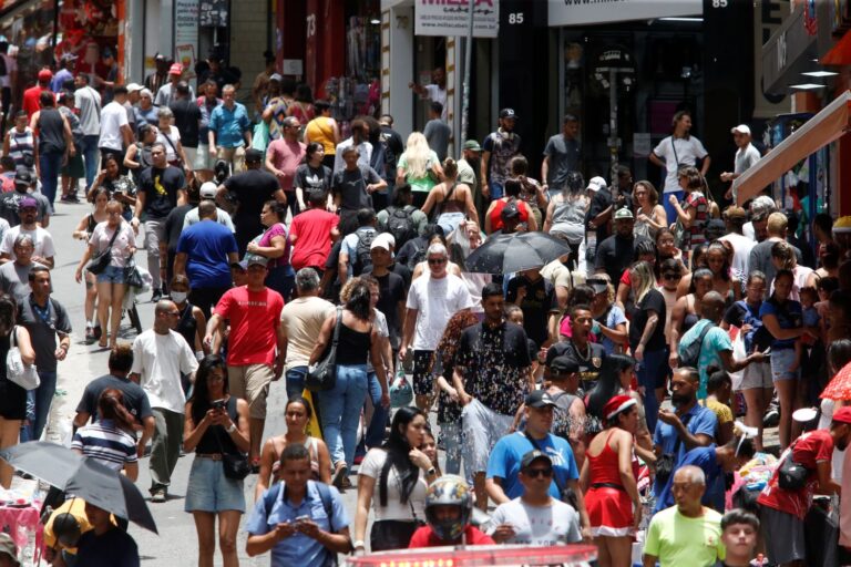 Trabalho temporário se destaca no fim do ano; entenda as regras