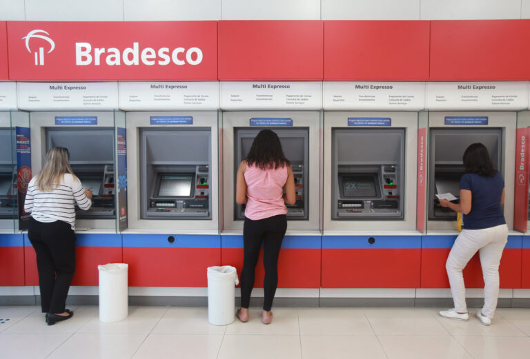 Revisões do BBA: Santander rebaixado e Bradesco como escolha preferida
