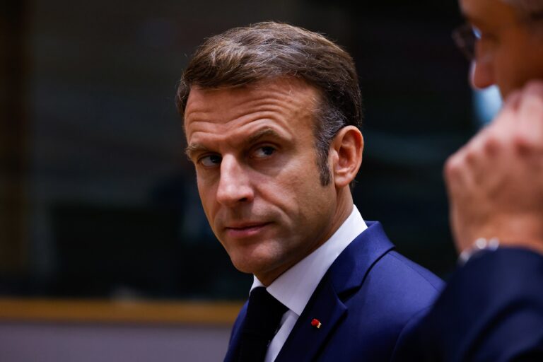Macron solicita ao BCE uma revisão na política monetária focando no crescimento