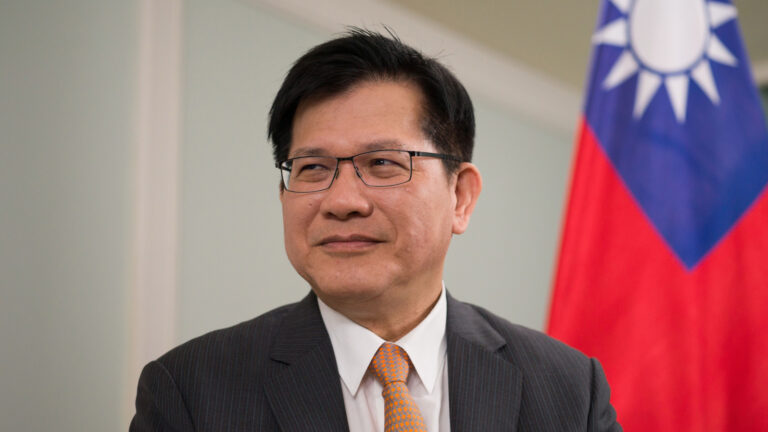 Tensões entre Japão e China podem perdurar por um ano, alerta diplomata de Taiwan