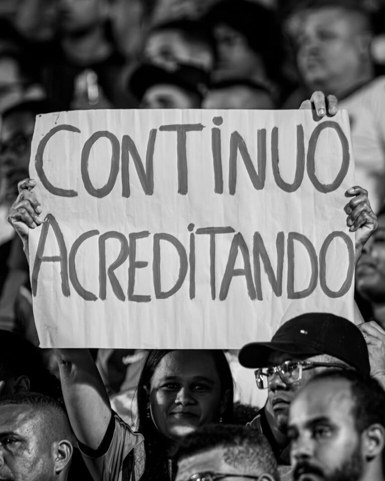 Ingressos esgotados para jogo do Vitória contra o Botafogo