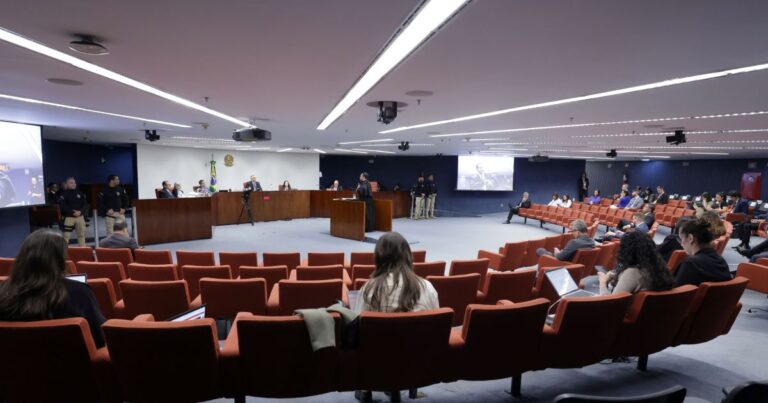 Análise das penas de Bolsonaro e outros condenados acontece nesta terça