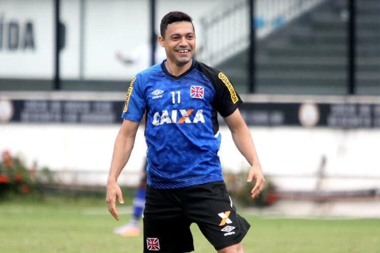 Ex-atacante do Vasco critica ex-dirigente: 'Safado'