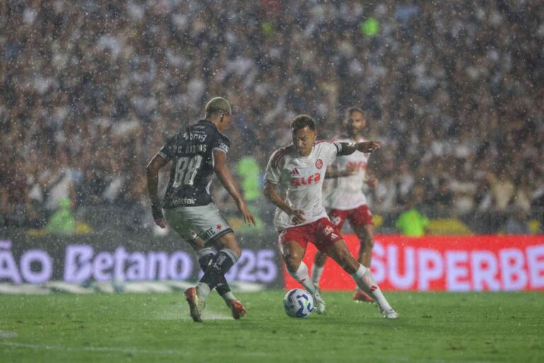 Internacional entra na zona de rebaixamento no Brasileirão 2025