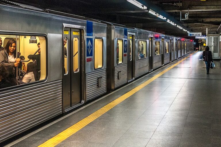 Metrô de São Paulo adota pagamento por aproximação com cartões
