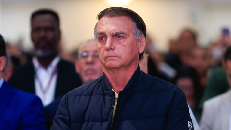 Bolsonaro apresenta confusão mental e alucinações, segundo boletim médico