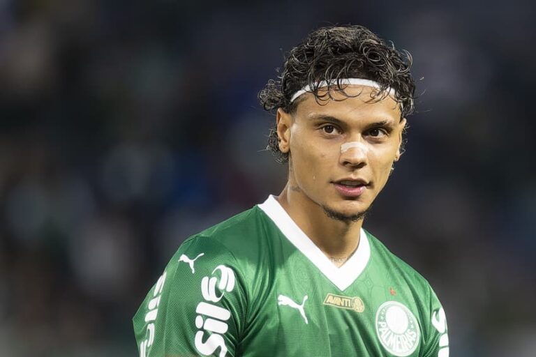 Decisões do Palmeiras após um ano sem Libertadores e jejum de títulos