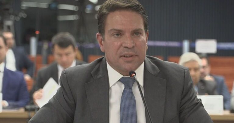 Investigação da PF sobre a possível saída clandestina de Ramagem do Brasil