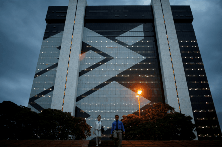 Banco do Brasil deve avaliar dividendos extraordinários apenas em 2026