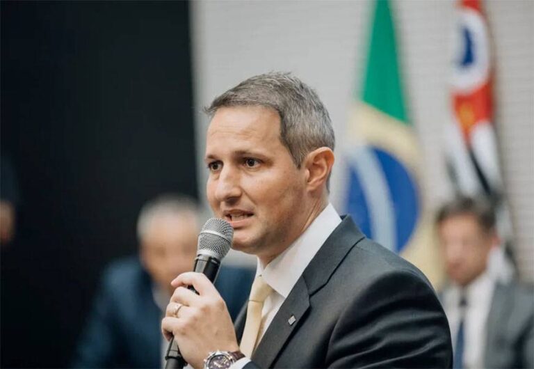 Derrite recua e retira mudanças na lei antiterrorismo