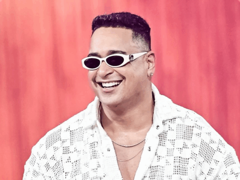 Xanddy celebra a autonomia dos filhos e exalta família