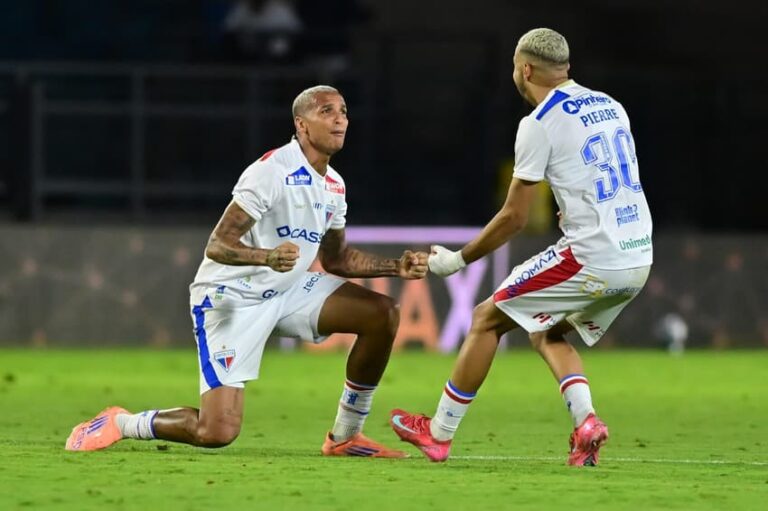 Fortaleza pressiona Santos na luta contra o rebaixamento no Brasileirão