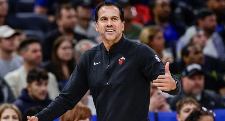Erik Spoelstra celebra 800 vitórias como técnico do Heat