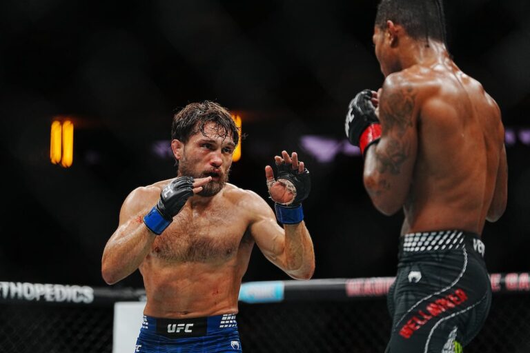 Recepção calorosa de lutador em obra após vitória no UFC 322