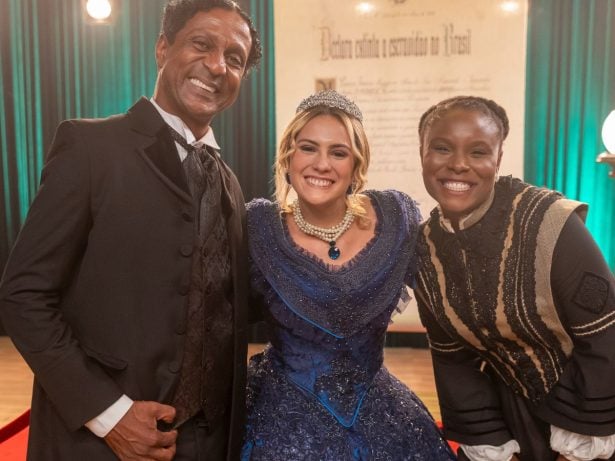 Luisa Périssé interpreta uma Princesa Isabel irônica no especial 'Falas Negras' 1 Luisa Périssé interpreta uma Princesa Isabel irônica no especial 'Falas Negras'