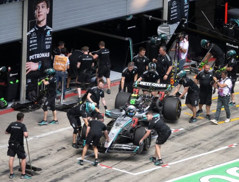 Mercedes pode vender parte de ações e atingir recorde na Fórmula 1