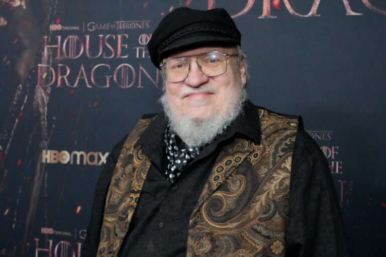 George R.R. Martin processa OpenAI após IA escrever continuação de sua obra