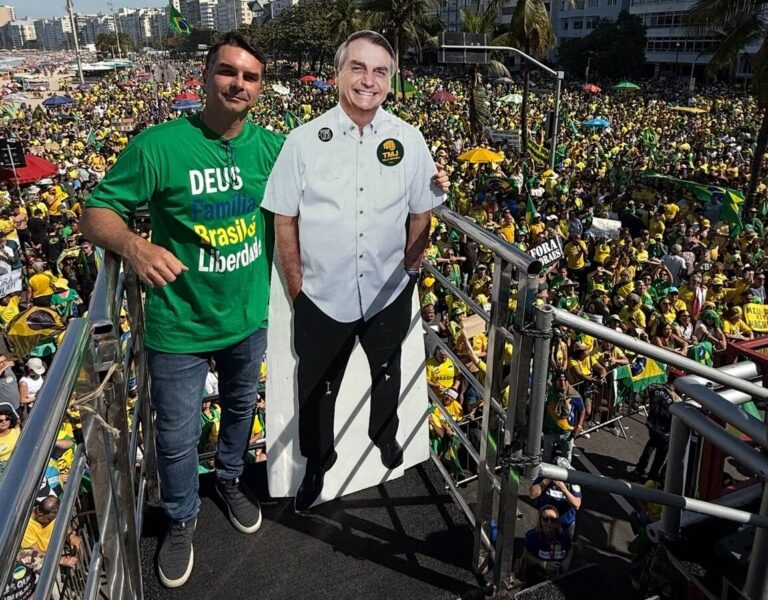 PL busca alternativas criativas para preencher ausência de Bolsonaro