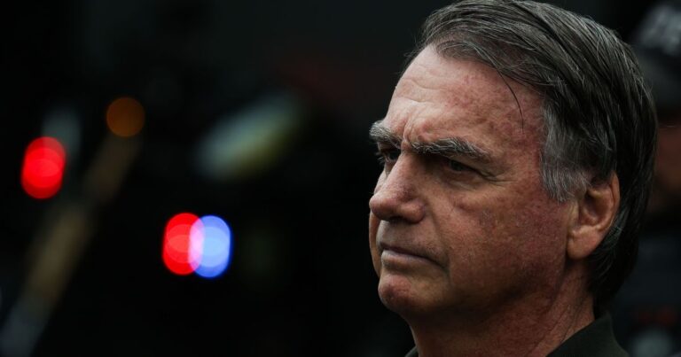 Bolsonaro nega envolvimento de terceiros em incidente com tornozeleira