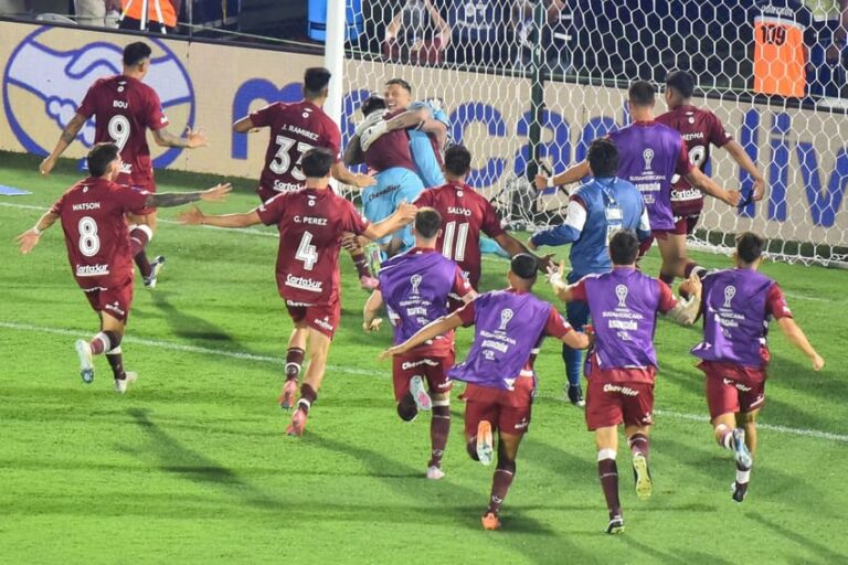 Lanús conquista premiação histórica na Sul-Americana e supera torneios argentinos
