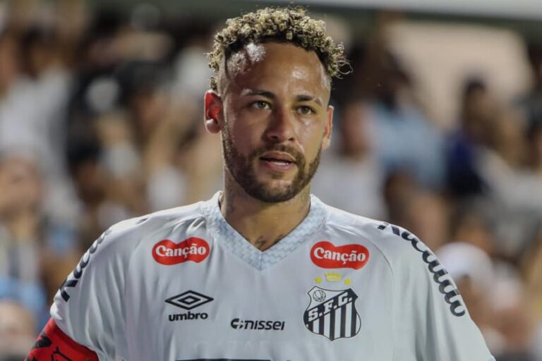 Neymar pode considerar aposentadoria após grave lesão, diz Neto