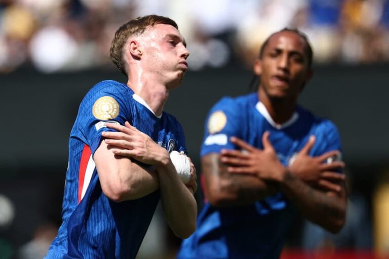 Chelsea pode contar com Palmer e Estêvão juntos no clássico contra o Arsenal