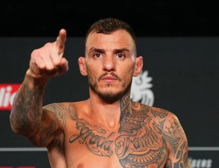 Moicano reflete sobre luta contra Hooker e admite desgaste físico