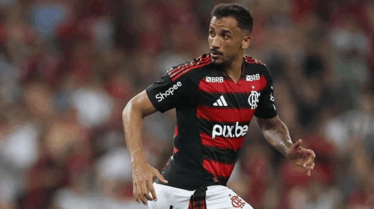 Danilo comemora gol que garantiu título da Libertadores ao Flamengo