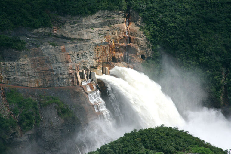 Cemig registra queda de 75,7% no lucro do terceiro trimestre