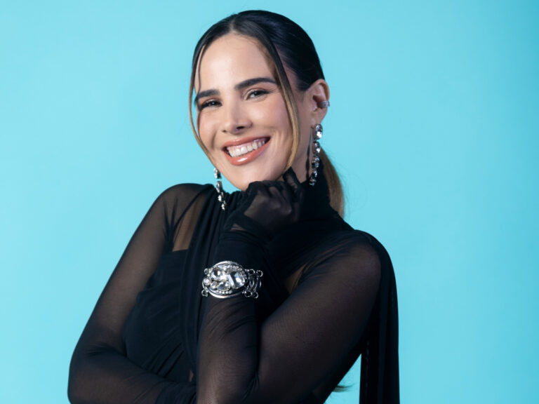 Emoção de Wanessa Camargo ao receber homenagem dos filhos no Domingão