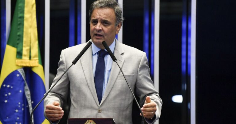 Aécio Neves defende alternativa política além dos extremos ideológicos