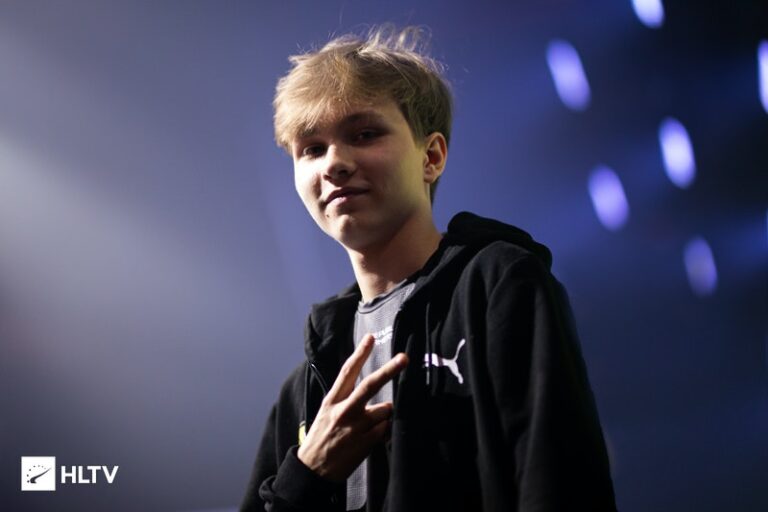 CS2: Virtus.pro quase contratou m0NESY antes de fechar com a Falcons