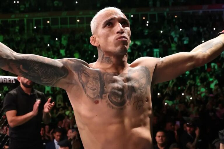 Max Holloway critica posição de Charles do Bronx no ranking do UFC