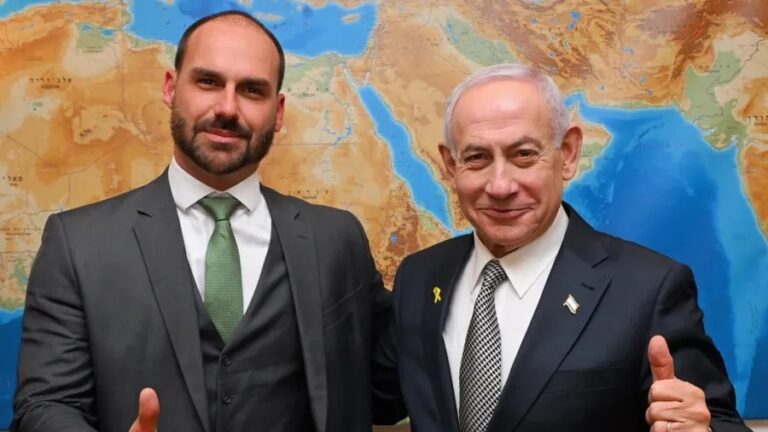 Eduardo Bolsonaro critica Lula durante visita a Netanyahu em Israel