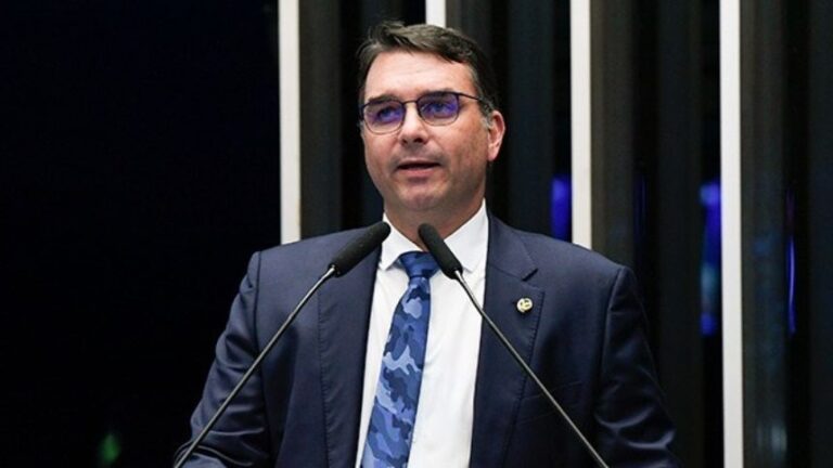 Governadores mantêm planos políticos para 2026 após escolha de Flávio Bolsonaro