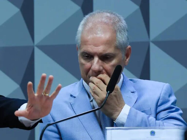 Operação Sem Desconto mira alvos de Lula e Bolsonaro na PF