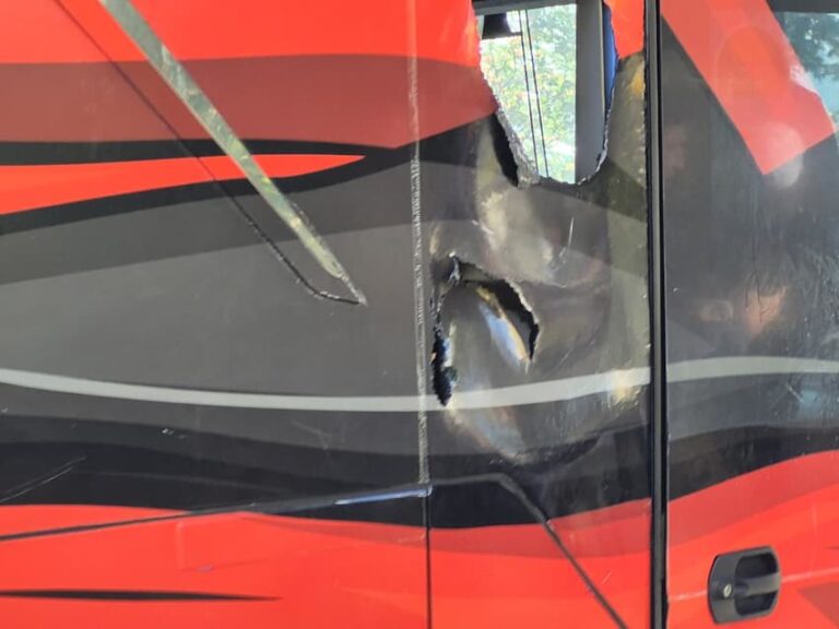 Confusão durante festa de despedida do Flamengo gera repercussão nas redes sociais