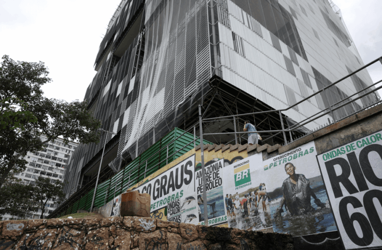 Petrobras projeta dividendos ordinários de até US$ 50 bilhões até 2030