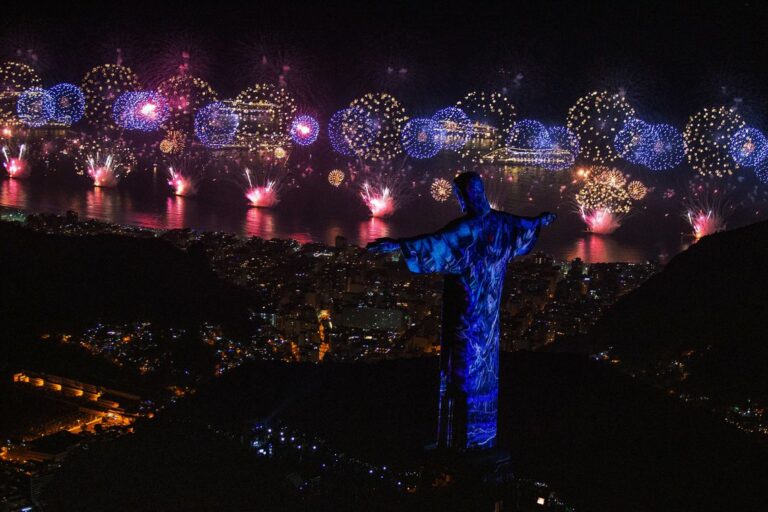 Atrações do réveillon de Copacabana incluem João Gomes, Gilberto Gil e Alok